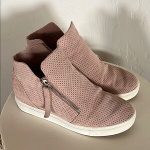 Women's Steve Madden Dusty Pink Perforated Sneakers - hidden wedge 8.5